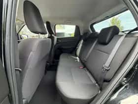 Suzuki Swift (2019) thumbnail 8