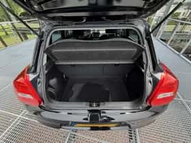 Suzuki Swift (2019) thumbnail 9