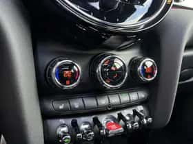 MINI Cooper S (2024) thumbnail 14