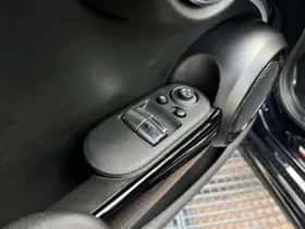 MINI Cooper S (2024) thumbnail 24