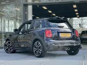 MINI Cooper S (2024) thumbnail 6