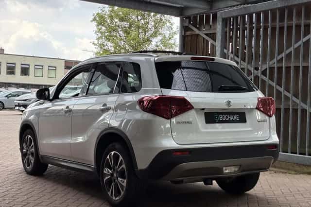 Suzuki Vitara (2019) thumbnail 5
