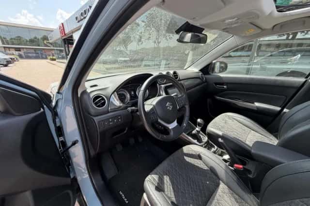 Suzuki Vitara (2021) thumbnail 4