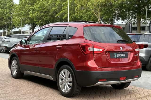 Suzuki S-Cross (2019) thumbnail 4
