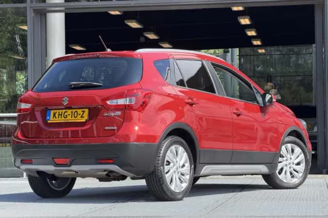Suzuki S-Cross (2019) thumbnail 2