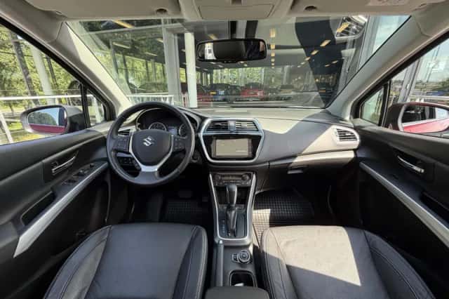 Suzuki S-Cross (2019) thumbnail 3