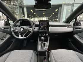 Renault Clio (2023) thumbnail 3