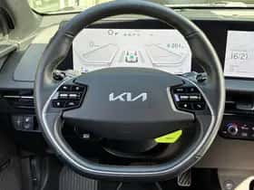 Kia EV6 (2023) thumbnail 25