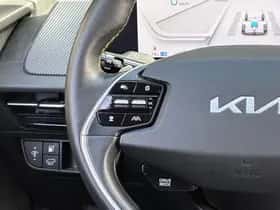 Kia EV6 (2023) thumbnail 26