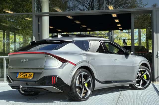 Kia EV6 (2023) thumbnail 4