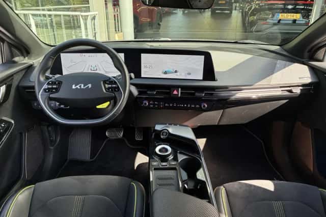 Kia EV6 (2023) thumbnail 5