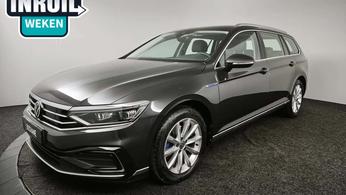 Volkswagen Passat (2021) — foto 1