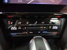 Volkswagen Passat (2021) thumbnail 13