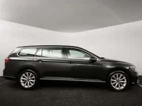 Volkswagen Passat (2021) thumbnail 15