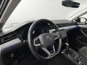 Volkswagen Passat (2021) thumbnail 22