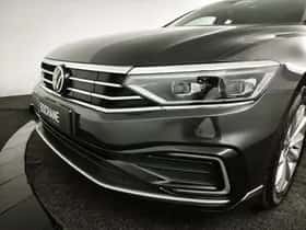 Volkswagen Passat (2021) thumbnail 24