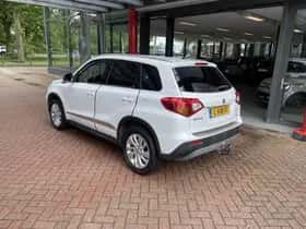Suzuki Vitara (2017) thumbnail 3