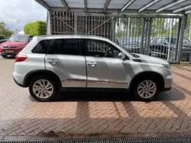 Suzuki Vitara (2017) thumbnail 9