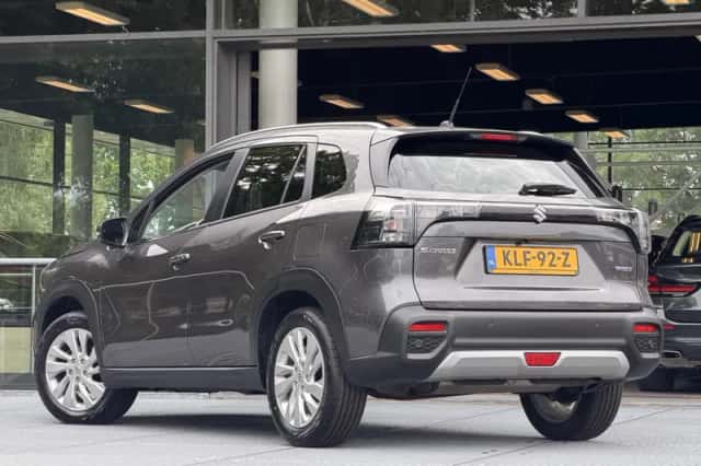 Suzuki S-Cross (2025) thumbnail 6