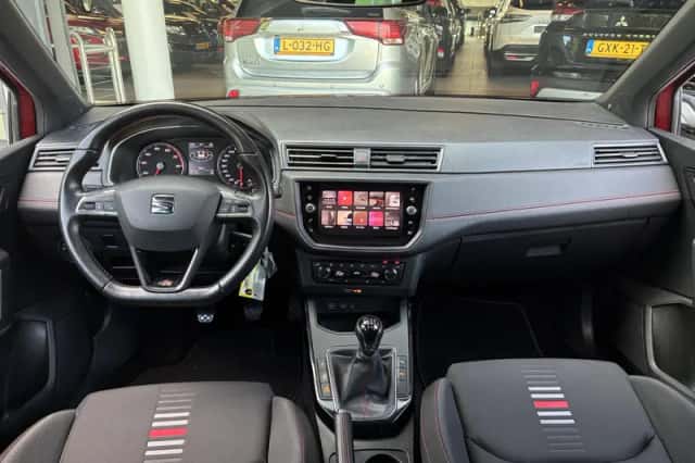 SEAT Arona (2018) thumbnail 3