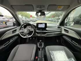 Suzuki Swift (2025) thumbnail 12