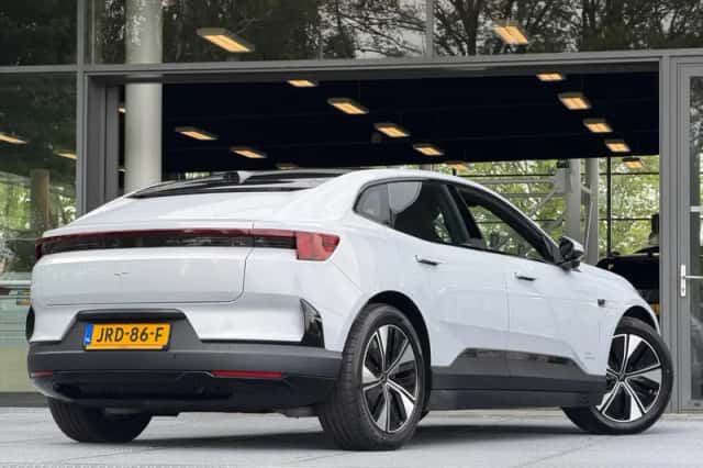 Polestar 4 (2025) thumbnail 2