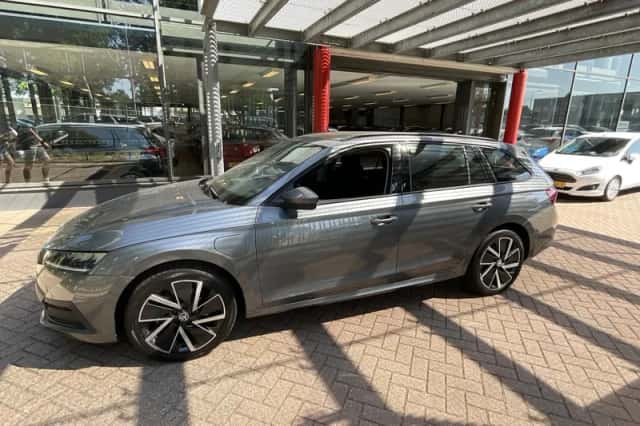 Škoda Octavia (2022) thumbnail 6