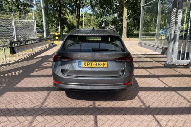Škoda Octavia (2022) thumbnail 6