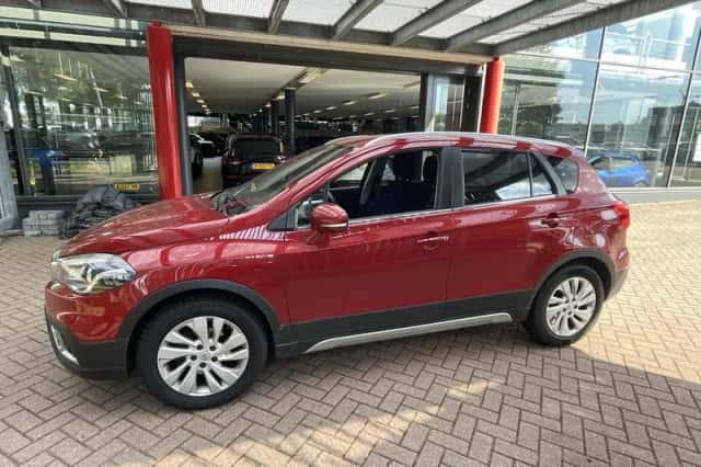 Suzuki S-Cross (2018) thumbnail 6