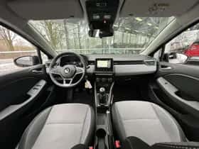 Renault Clio (2024) thumbnail 3