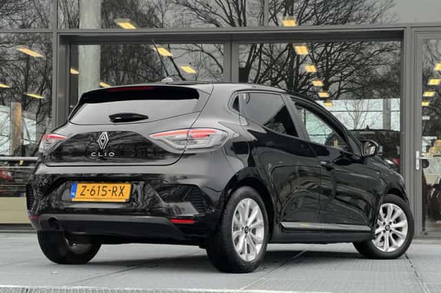 Renault Clio (2024) thumbnail 2