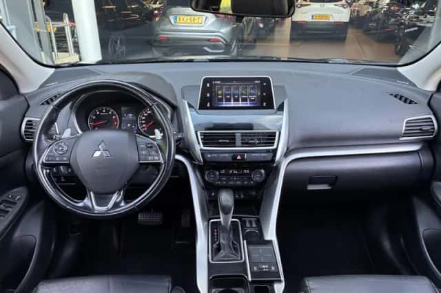 Mitsubishi Eclipse Cross (2018) thumbnail 3