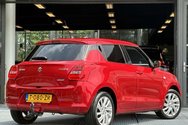 Suzuki Swift (2021) thumbnail 2
