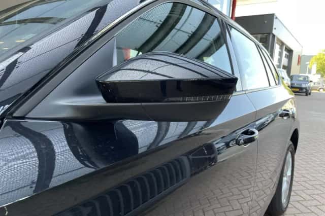Škoda Kamiq (2021) thumbnail 4