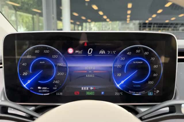 Mercedes-Benz EQS (2022) thumbnail 5