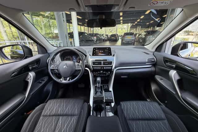 Mitsubishi Eclipse Cross (2018) thumbnail 3