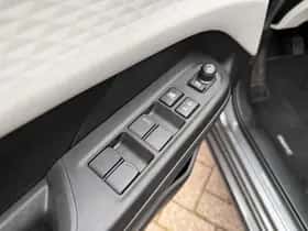 Suzuki Swift (2025) thumbnail 17