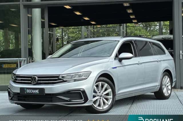 Volkswagen Passat (2021) thumbnail 1