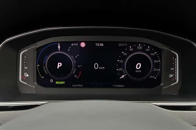 Volkswagen Passat (2021) thumbnail 4
