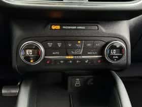Ford Kuga (2022) thumbnail 17