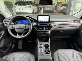 Ford Kuga (2022) thumbnail 3
