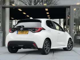 Toyota Yaris (2023) thumbnail 2