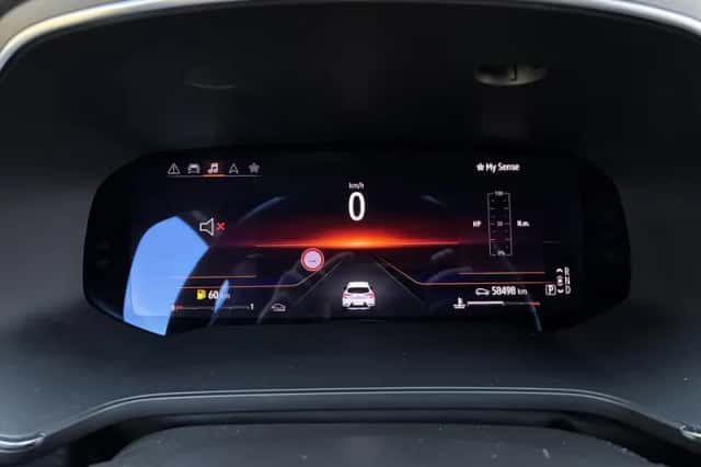 Renault Captur (2022) thumbnail 4