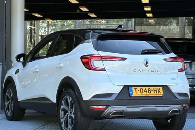 Renault Captur (2022) thumbnail 6