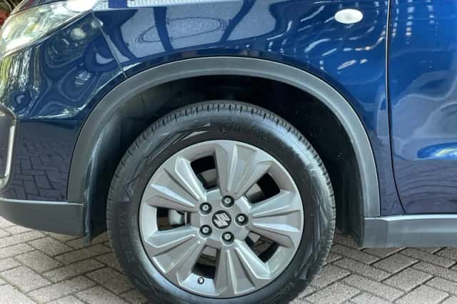 Suzuki Vitara (2024) thumbnail 4