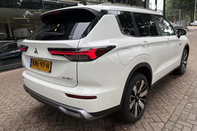 Mitsubishi Outlander (2026) thumbnail 2