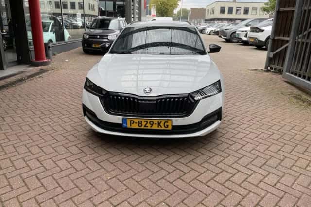 Škoda Octavia (2022) thumbnail 3