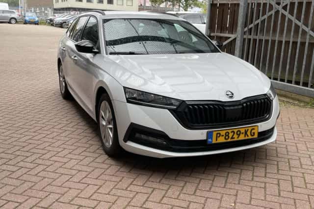 Škoda Octavia (2022) thumbnail 5