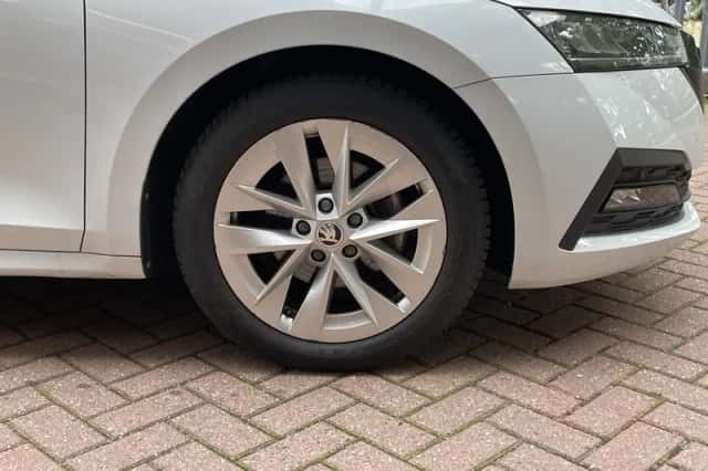 Škoda Octavia (2022) thumbnail 6