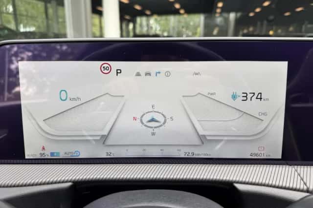 Kia EV6 (2023) thumbnail 4